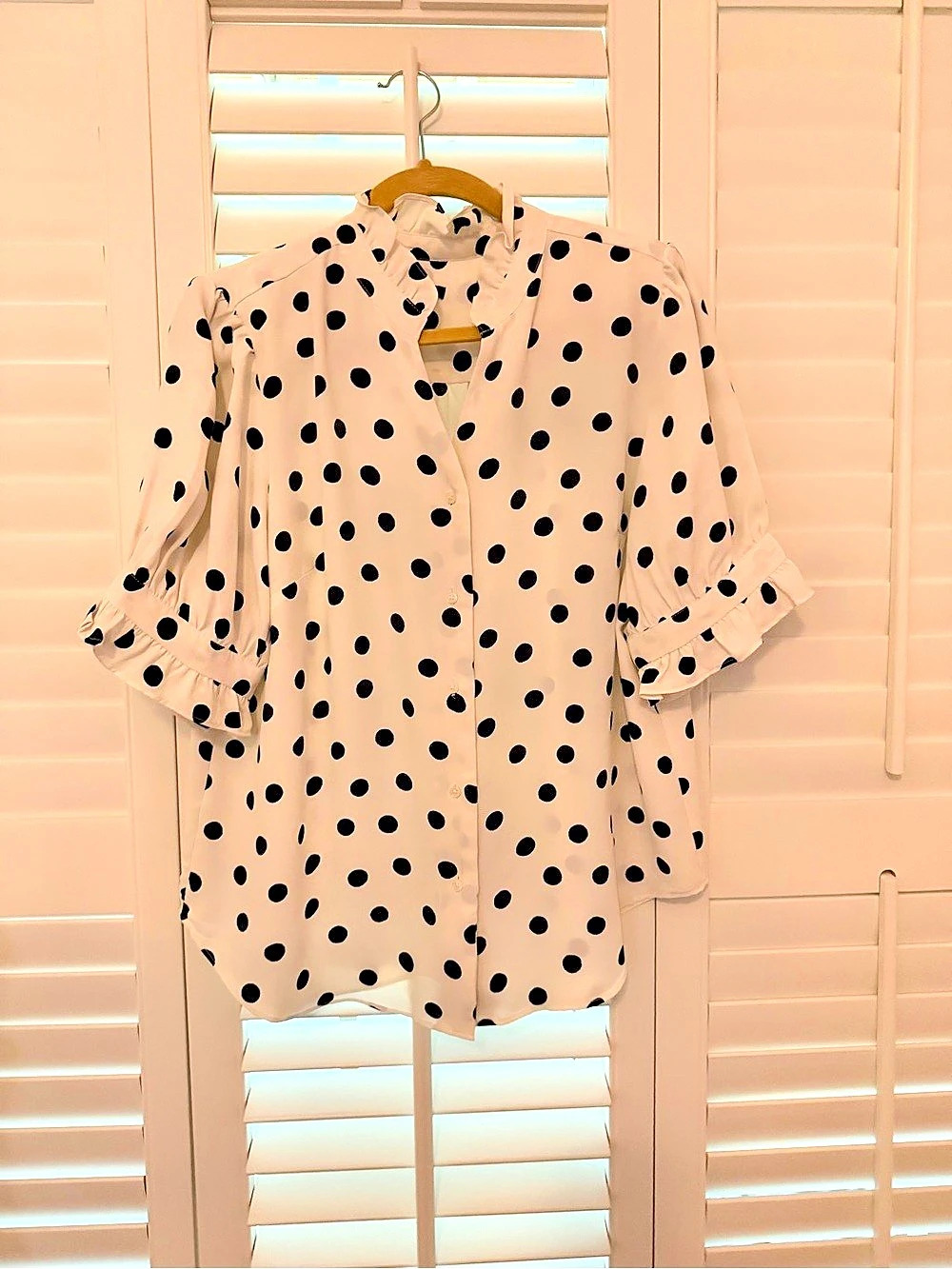 Ann Taylor Polka Dot Blouse in White & Black Size Large Like New